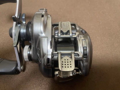 Shimano 15 METANIUM DC HG Right Hand Baitcast Reel Gear Ratio 7.4:1 F/S from JPN