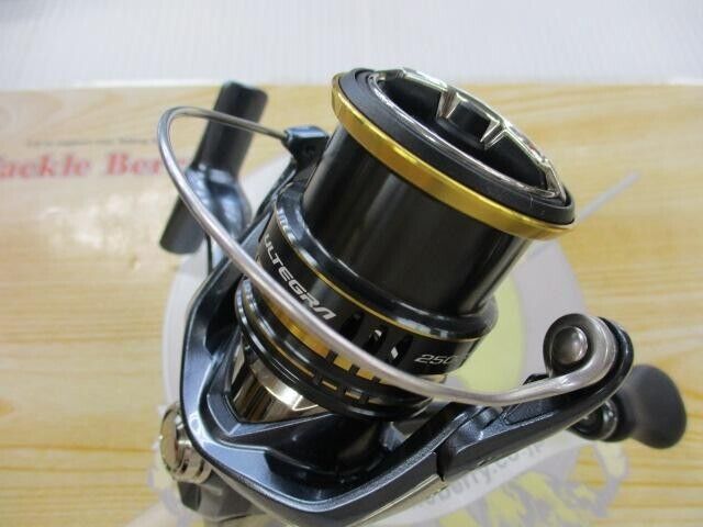 Shimano 21 ULTEGRA 2500SHG Spinning Reel 220g Gear Ratio 6.0:1 F/S from Japan