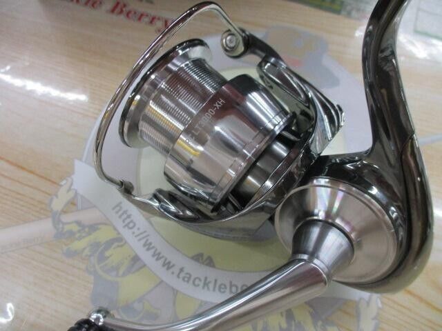 Daiwa 22 EXIST PC LT3000-XH Spinning Reel Gear Ratio 6.2:1 190g F/S from Japan