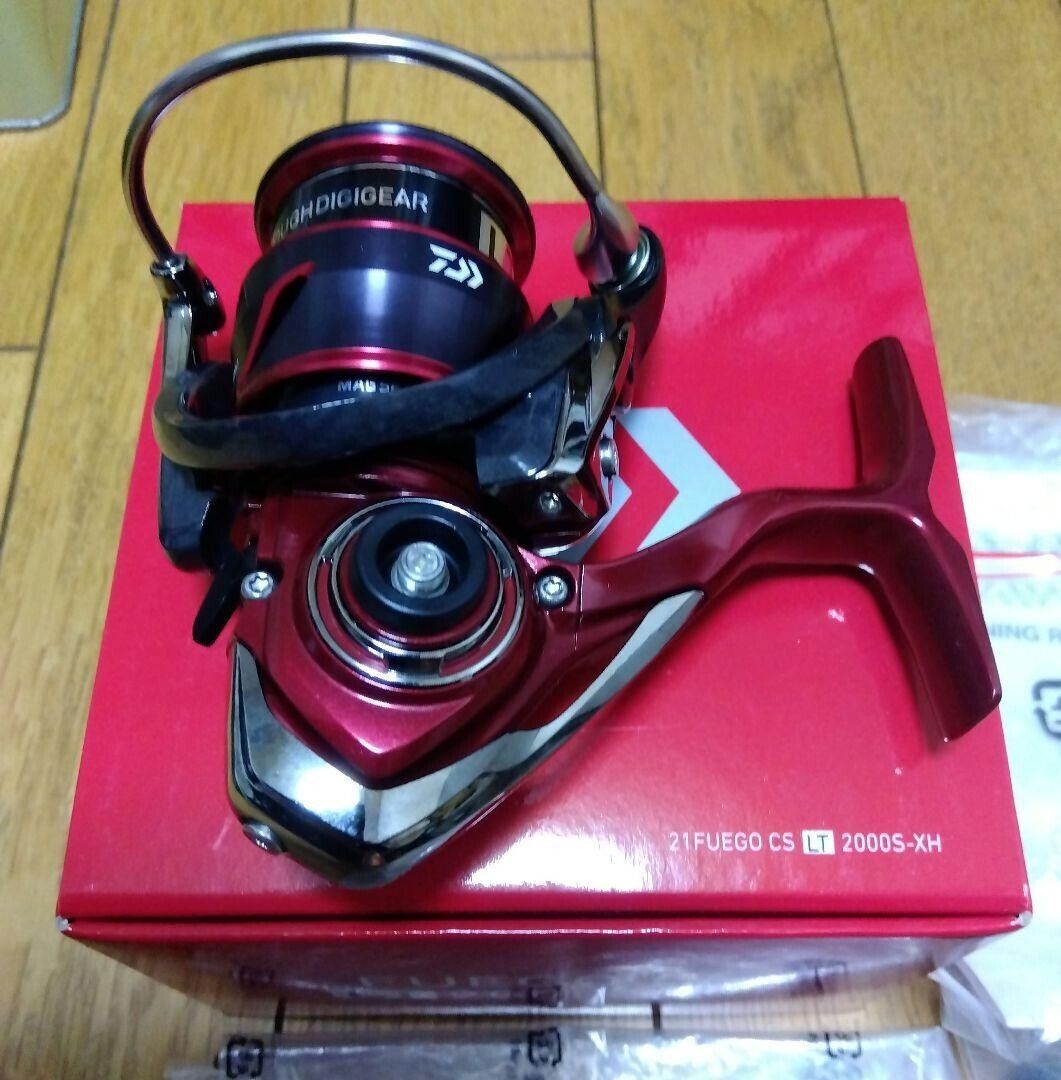 Daiwa 21 FUEGO CS LT2000S-XH Spinning Reel Gear Ratio 6.2:1 185g F/S from Japan