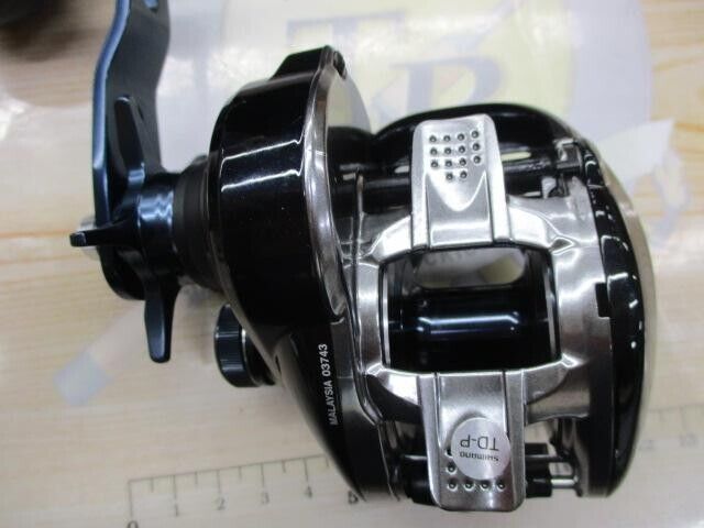 Shimano Baitcast Reel 17 GRAPPLER 300 HG Right Handle Gear 6.2:1 F/S from Japan